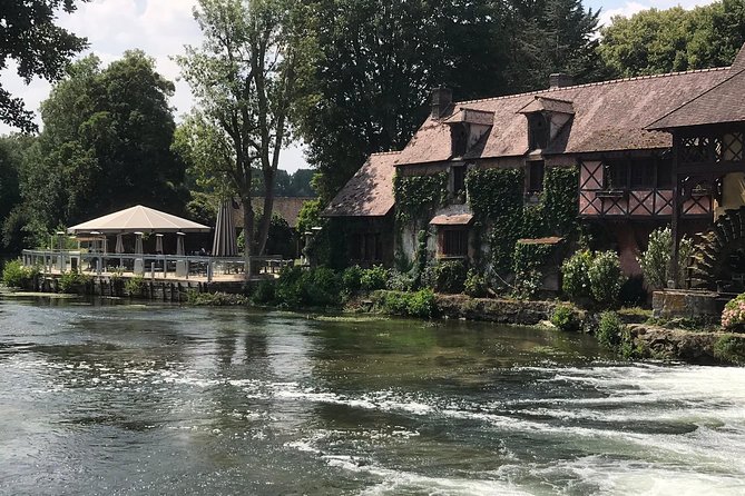 Giverny's House & Gardens plus Versailles Palace Day Trip with Lunch from Paris - Morning logistics: 8:15 meet-up near the Eiffel Tower