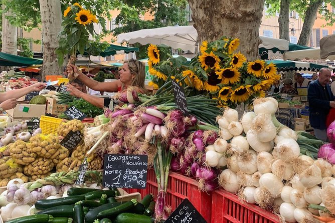 Gourmet & Cultural Tour Aix En Provence English / Espanol - Start at Place du Général de Gaulle and ease into Aix’s center
