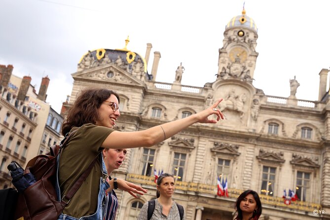 Gourmet Vegan Private Tour of Lyon 3 hours - Place des Terreaux and Bartholdi’s fountain: finish where transit is easy