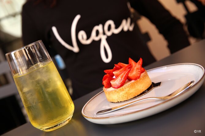 Gourmet Vegan Private Tour of Lyon 3 hours - Jardin de l’Esplanade and Grande Côte views: where Lyon slows down