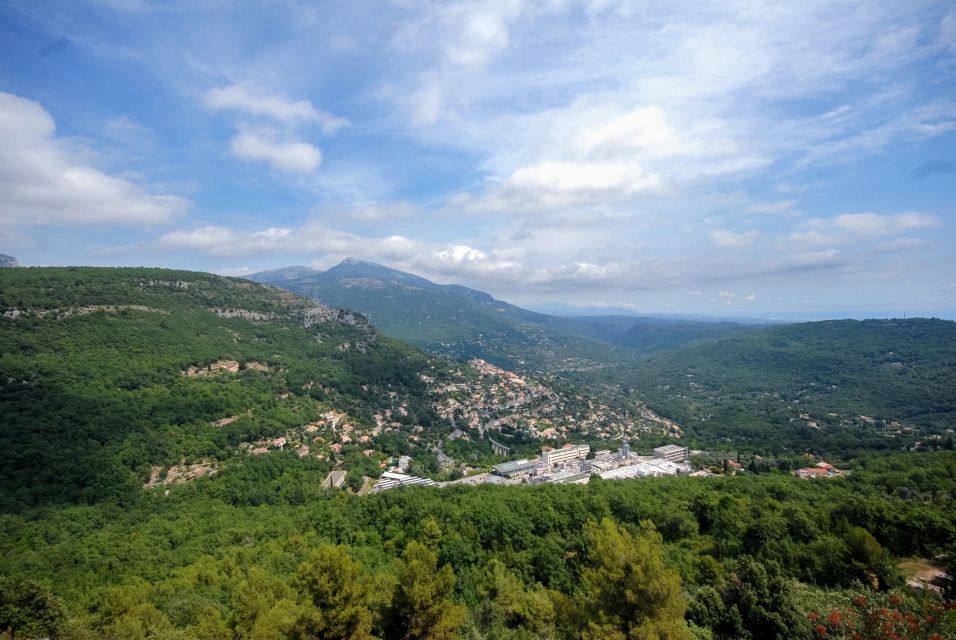 Grasse, Valbonne & Gourdon: Day Tour with Wine Tasting - Grasse and the Fragonard Perfume Factory: What You’ll Actually See