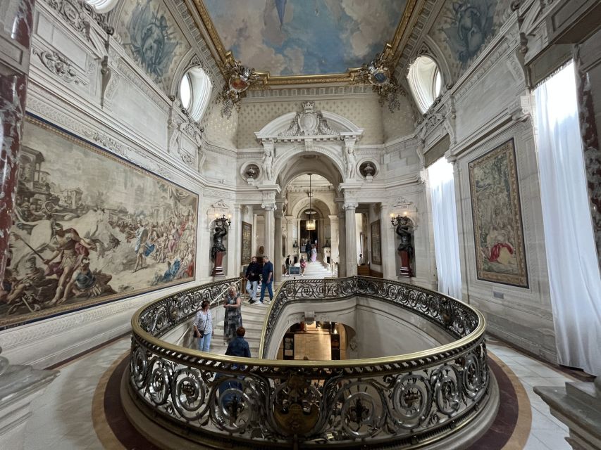 Great Stables of Prince de Conde & Palace Chantilly - The one-hour ride from Paris