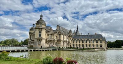 Great Stables of Prince de Conde & Palace Chantilly - Entering the château and its art galleries