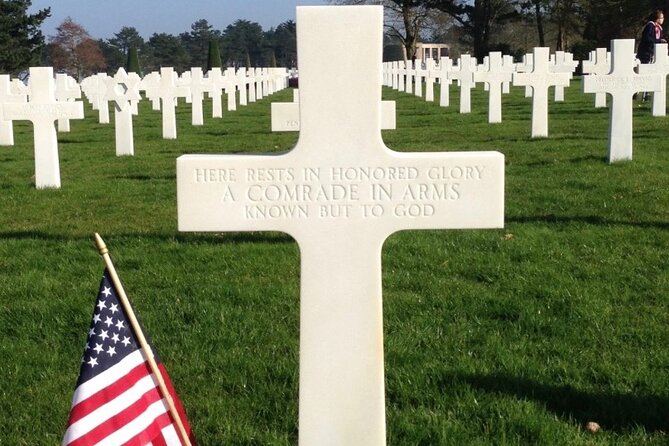 Group excursion to the landing beaches Utah and Omaha Beach - Why the small group changes the day