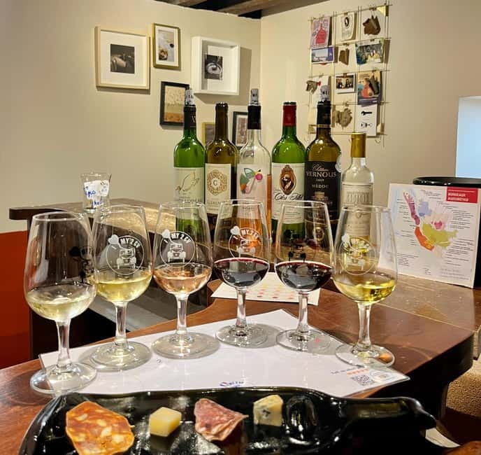 Guided Bordeaux Wine Tasting Class with 6 Wines and pairings - What the 75 minutes are really for: technique first, wine second