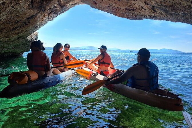 Guided kayak excursion in creeks - Marseille by kayak: what the Estaque to Carry-le-Rouet route actually feels like