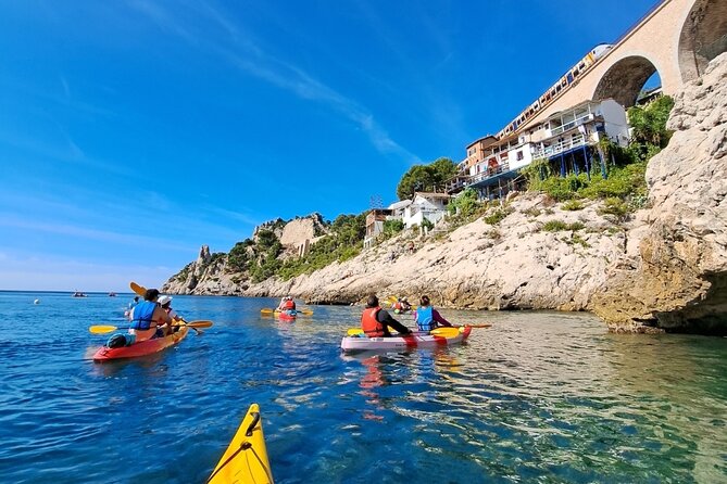 Guided kayak excursion in creeks - Guides and group vibe: why names like Jordan and Loup keep coming up
