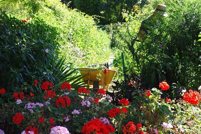 Guided tour Monet's house and gardens/small group - Why Monet’s Home and Gardens Click Better with a Guide