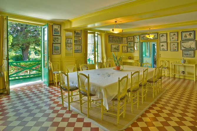 Guided tour Monet's house and gardens/small group - Small Group Size: Why Up to 10 Feels Better
