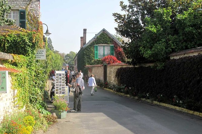 Guided tour Monet's house and gardens/small group - Meeting at Les Nymphéas and Starting on Time