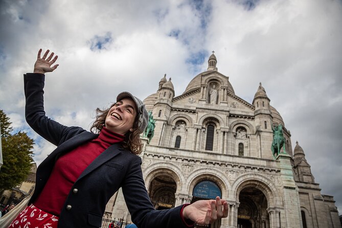 Guided tour of Montmartre in songs with a professional - Rue des Abbesses and Rue Lepic: lively streets and the Renoir link
