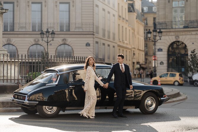 Guided tour of Paris in Citroën Traction Avant or DS 21 - Opera, the museum area, and that glass pyramid moment