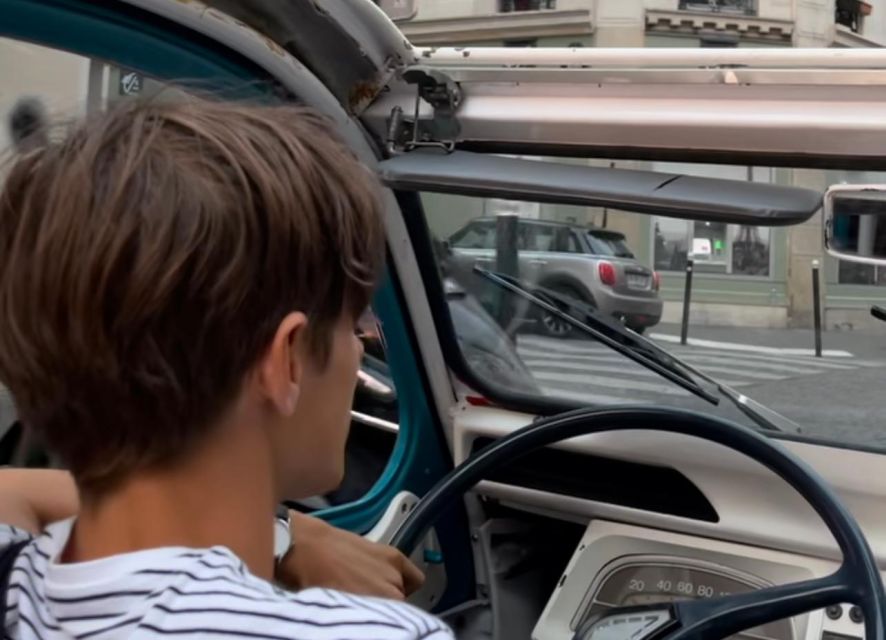 Guided Tour of Paris in Classic Convertible - The Seine ride and the romantic bridge moment