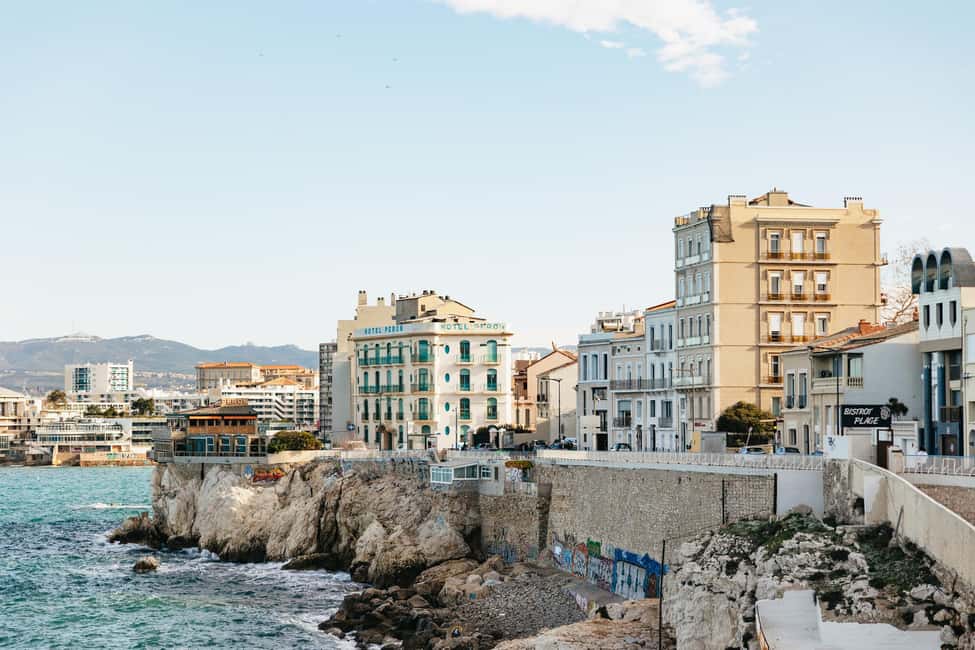 Guided Walk in beautiful and hidden neighborhoods - From Vallon des Auffes toward Prophet’s Beach: the coast route that feels local