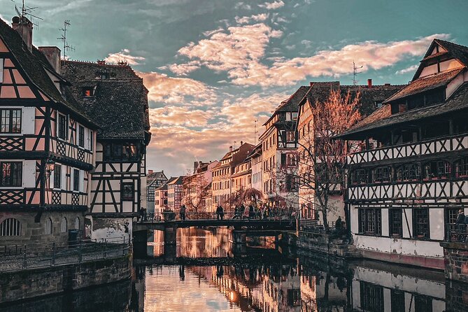 Guided Walking Tour in Strasbourg between History and Curiosities - Starting at Place de la République: fast orientation with real context