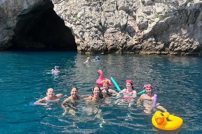 Half Day Guided Boat tour to Mala caves with stop in Villefranche - A Speed-Boat Taste of the Riviera from Nice
