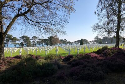 Half-day tour of Omaha Sector with a professional guide - Colleville-sur-Mer: a quiet hour among the graves