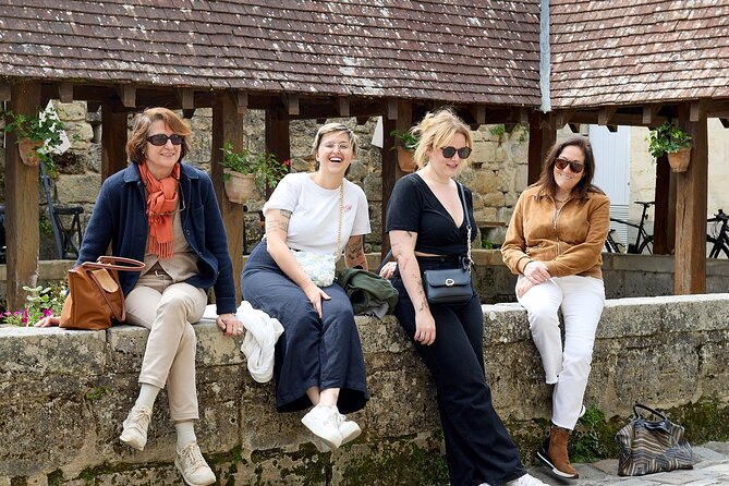 Half day tour Saint-Emilion : Village & Château with wine tasting - Stop 2: arriving in Saint-Émilion and getting oriented fast