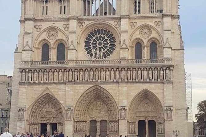 Half Day Walking Tour to Over 30 of the Top Sights of Paris - Eiffel Tower, Arc de Triomphe, and the best photo pauses