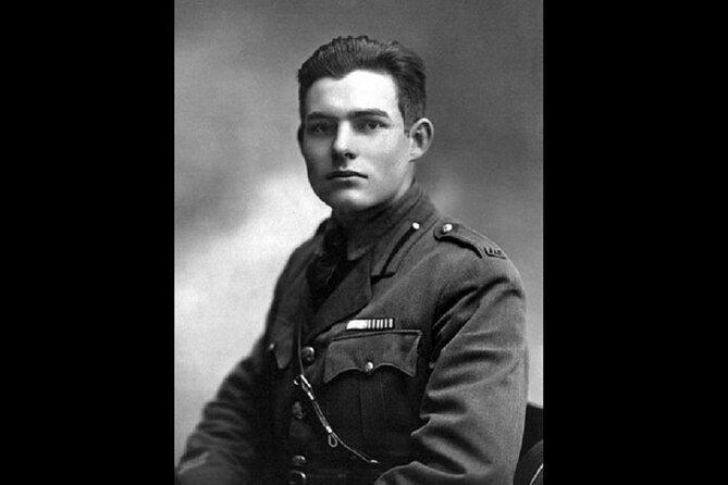 Hemingway in Paris - Small Group Walking Tour - Place de la Contrescarpe: Joyce’s Ulysses connection