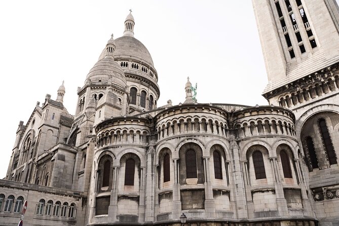 Hidden Montmartre: Paris' Secret Streets Walking Tour - Walking Pace, Steep Inclines, and Group Size That Works