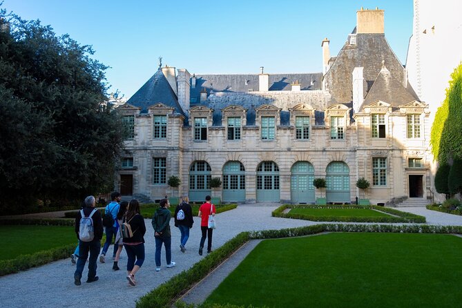 Hidden Paris: Explore Medieval Marais on a Walking Tour - Getting oriented at Centre Pompidou (even though you don’t go in)