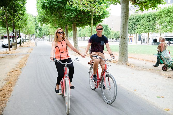 Highlights of Paris Bike Tour w/ a Local Guide (English or Dutch) - Eiffel Tower Finish: The Big Finale Stop