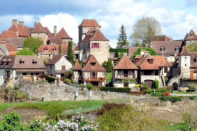 Hike to discover the most beautiful villages of France of the Dordogne valley : Loubressac and Autoire - Key points at a glance