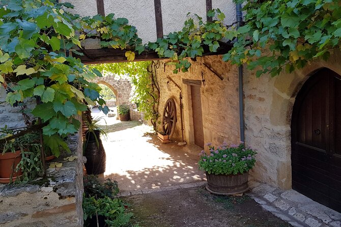 Hike to discover the most beautiful villages of France of the Dordogne valley : Loubressac and Autoire - Autoire from the cliff above