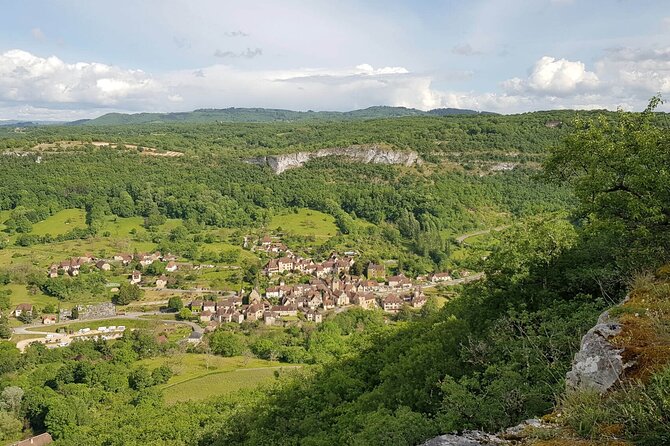 Hike to discover the most beautiful villages of France of the Dordogne valley : Loubressac and Autoire - Price, timing, and what the group rate means
