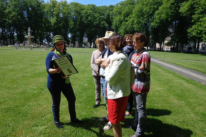 Historic Bayeux Daily Group City Tour In English 2 hrs (Apr-Sept) - Place Charles de Gaulle: Liberation Day and a Modern Hero Moment
