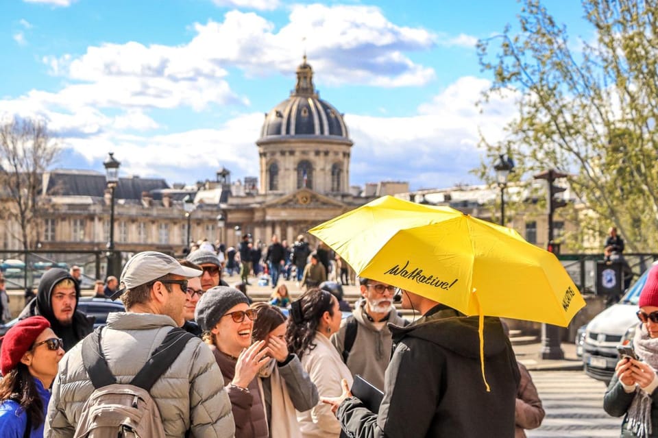 Historic Paris Walking Tour in English - Getting oriented at Hôtel de Ville and the 10-minute head start