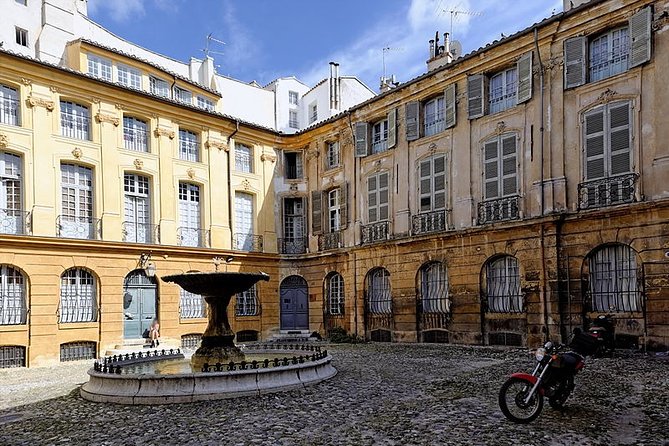 History and Renewal in Aix-en-Provence: A Self-Guided Audio Tour - Key points at a glance