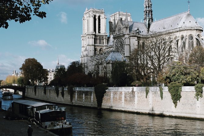 History of Paris City Center w/ Notre Dame Semi-Private 12ppl Max - The pace and your group size: what max 12 changes