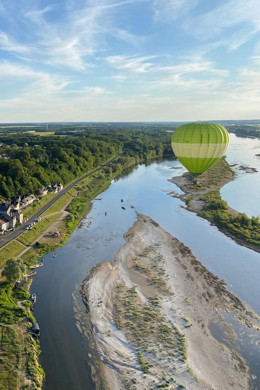 Hot air balloon flight:Chambord, Chenonceau,Cheverny,Blois - Sunrise or sunset: choosing the right mood