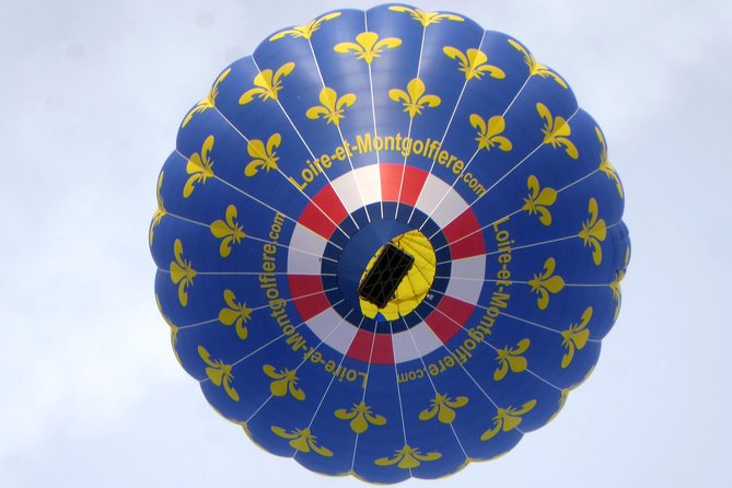 Hot Air Balloon Flight over the castle of Chenonceau / France - Timing in the Loire Valley: Morning vs Evening Launches