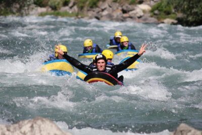 HYDROSPEED LA PLAGNE - Descent of the Isère (1h30 in the water) - Getting equipped before the river