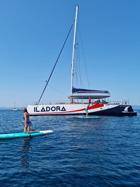 Hyères : Morning Discovery or Relaxing Afternoon cruise - Hyères by catamaran: Iladora’s half-day change of pace