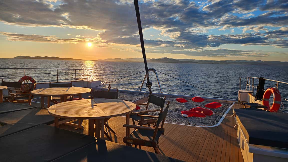Hyères : Sunset Catamaran Cruise to Giens Peninsula - Key things to know before you go