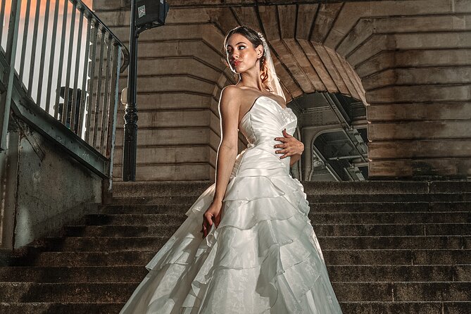 Iconic Portraits in an Exclusive Photoshoot at the Eiffel Tower - Finishing under Bir-Hakeim Bridge