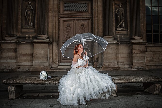 Iconic Portraits in an Exclusive Photoshoot at the Eiffel Tower - Who should book this session