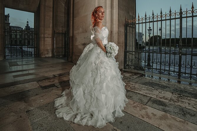 Iconic Portraits in an Exclusive Photoshoot at the Eiffel Tower - Timing, meeting details, and cancellation