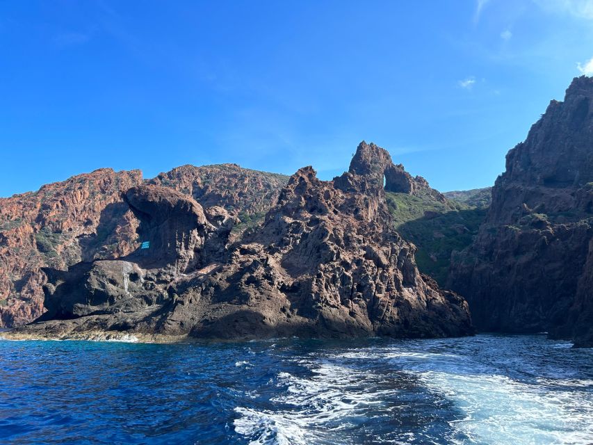 Ile Rousse : la réserve naturelle de Scandola - What the four-hour boat ride feels like