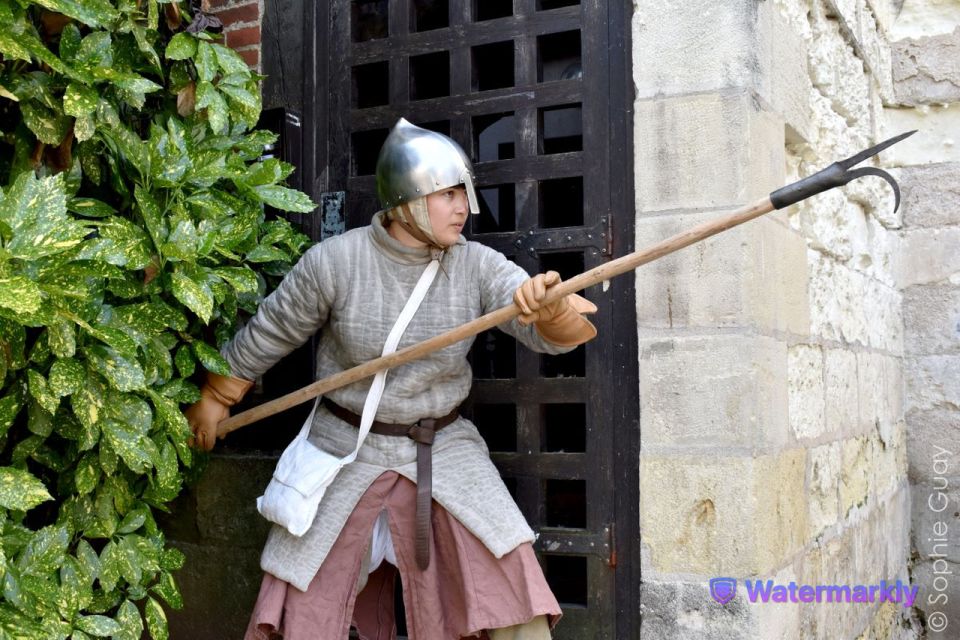 Immersive guided tour of Tours in the 13th century. - Place Plumereau and the Life of the Martinopole
