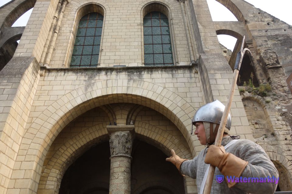 Immersive guided tour of Tours in the 13th century. - Rue des Halles and the Commercial Heart of the Route