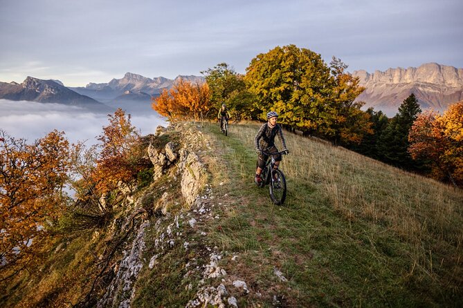 Immersive mountain bike adventure around Mont-Aiguille (Vercors) - A guide who adds humor and local knowledge