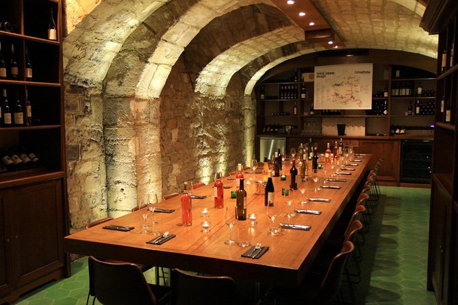 Incredible Loire castles tour with lunch and a vineyard visit - Lunch option: choose the sit-down break (or keep the day lighter)