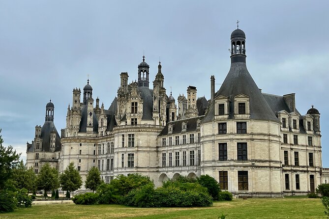 Incredible Loire castles tour with lunch and a vineyard visit - Why the small group size matters on a full-day tour