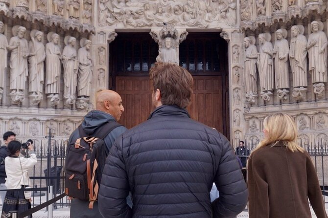 Inside Notre-Dame Tour with a Licensed Guide - Where you meet: Statue de Charlemagne on Île de la Cité