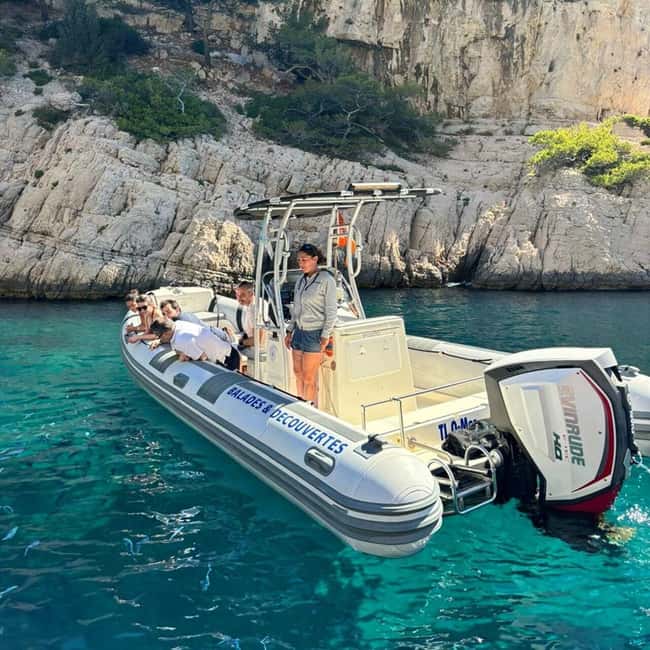 La Ciotat: Calanques Morning Boat Tour with Snorkeling - Why the Calanques look better from the water